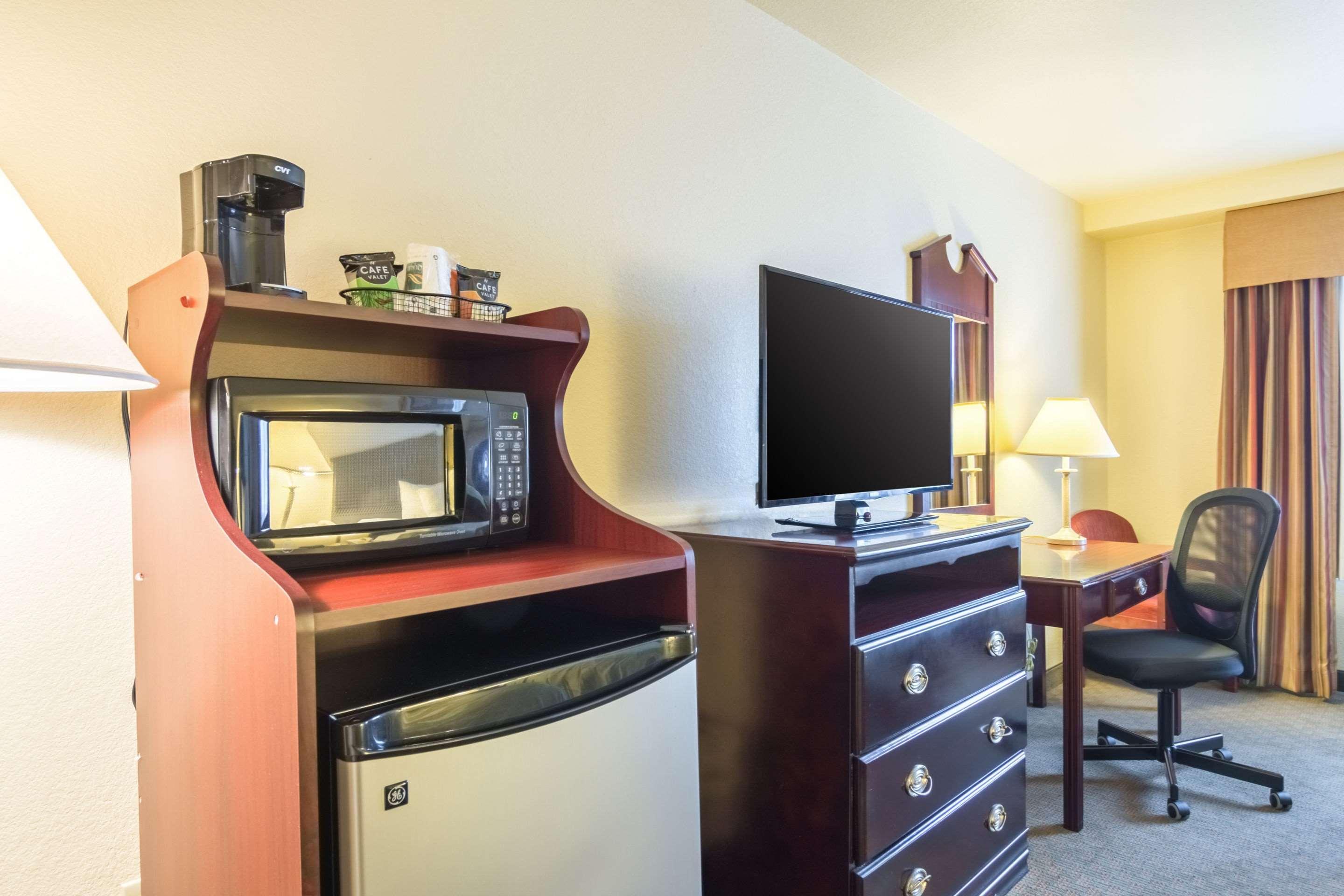 Quality Inn & Suites Of Alma - Northeast From Fort Smith Eksteriør billede