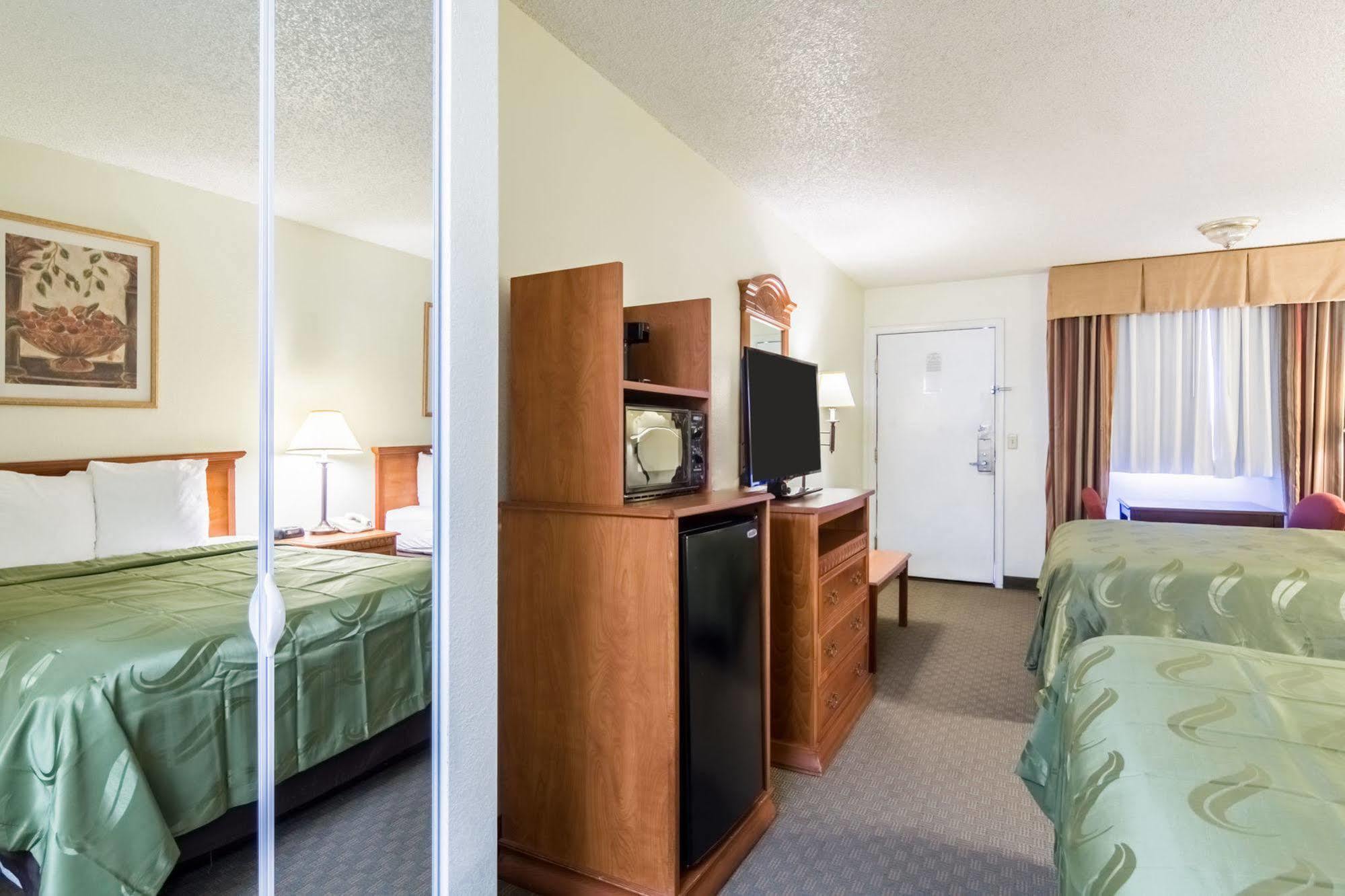 Quality Inn & Suites Of Alma - Northeast From Fort Smith Eksteriør billede